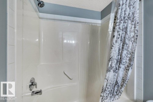 64 3040 Spence Wynd, Edmonton, AB - Indoor Photo Showing Bathroom