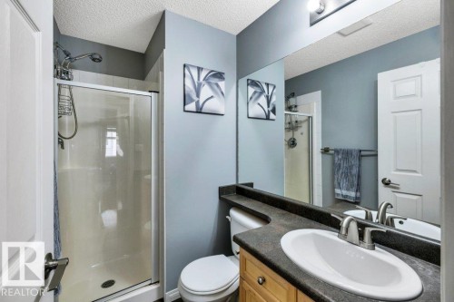 64 3040 Spence Wynd, Edmonton, AB - Indoor Photo Showing Bathroom