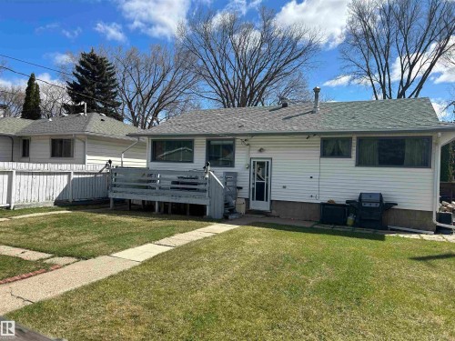 9612 75A Street, Edmonton, AB - Outdoor