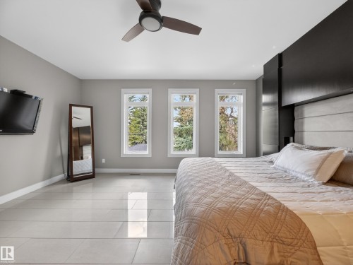 10650 66 Avenue, Edmonton, AB - Indoor Photo Showing Bedroom