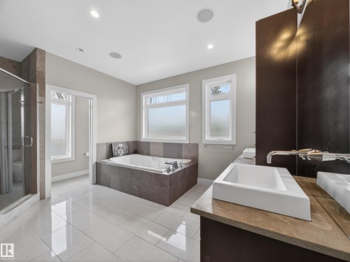10650 66 Avenue, Edmonton, AB - Indoor Photo Showing Bathroom