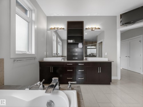 10650 66 Avenue, Edmonton, AB - Indoor Photo Showing Bathroom