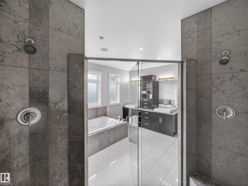 10650 66 Avenue, Edmonton, AB - Indoor Photo Showing Bathroom