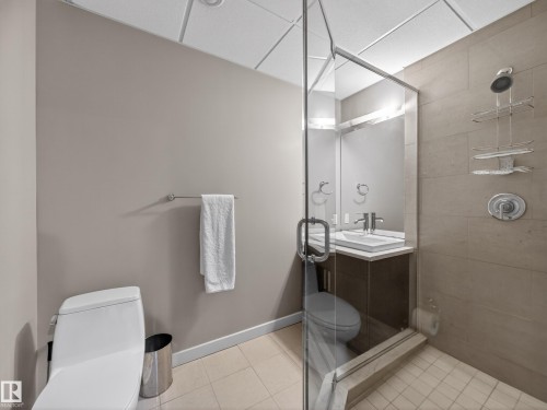 10650 66 Avenue, Edmonton, AB - Indoor Photo Showing Bathroom
