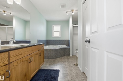 6014 48 Avenue, Beaumont, AB - Indoor Photo Showing Bathroom