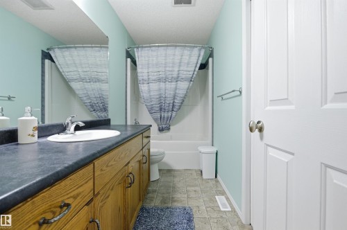 6014 48 Avenue, Beaumont, AB - Indoor Photo Showing Bathroom