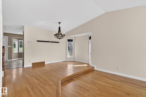 4 Dorset Place, St. Albert, AB - Indoor Photo Showing Other Room