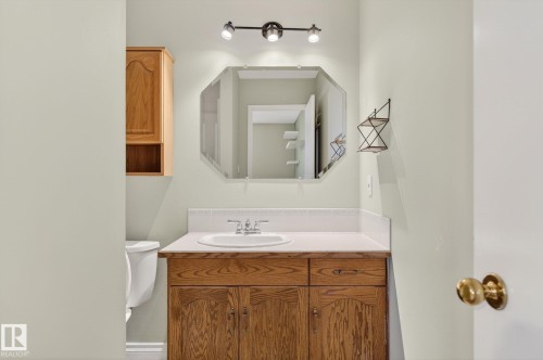 4 Dorset Place, St. Albert, AB - Indoor Photo Showing Bathroom