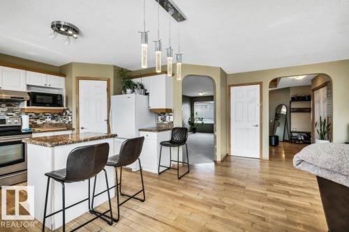 5 Hayden Place, St. Albert, AB - Indoor Photo Showing Kitchen