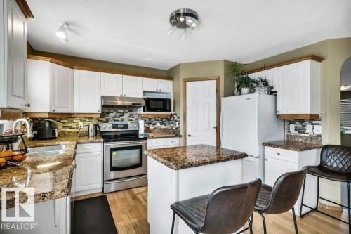5 Hayden Place, St. Albert, AB - Indoor Photo Showing Kitchen With Double Sink