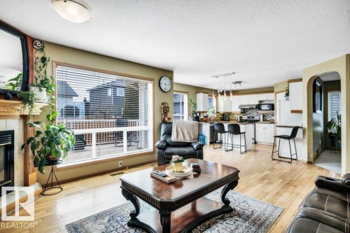 5 Hayden Place, St. Albert, AB - Indoor Photo Showing Living Room