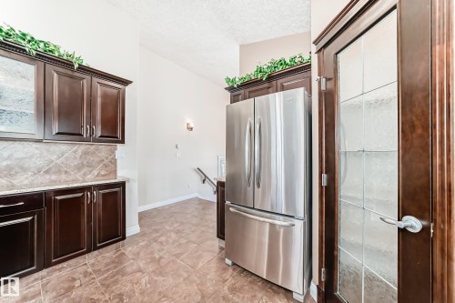 1221 Cunningham Drive, Edmonton, AB - Indoor Photo Showing Kitchen