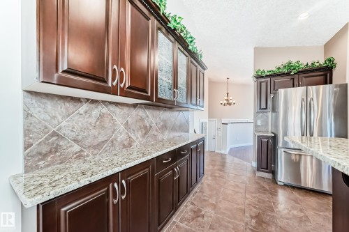 1221 Cunningham Drive, Edmonton, AB - Indoor Photo Showing Kitchen With Upgraded Kitchen