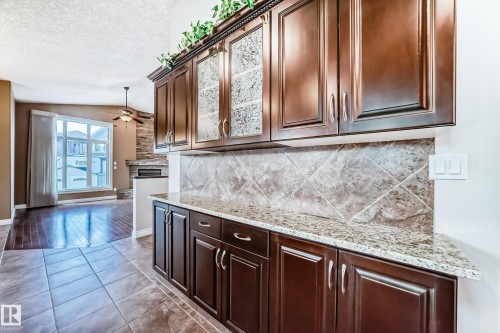 1221 Cunningham Drive, Edmonton, AB - Indoor