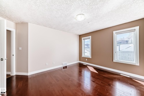 1221 Cunningham Drive, Edmonton, AB - Indoor Photo Showing Other Room