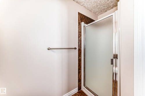 1221 Cunningham Drive, Edmonton, AB - Indoor