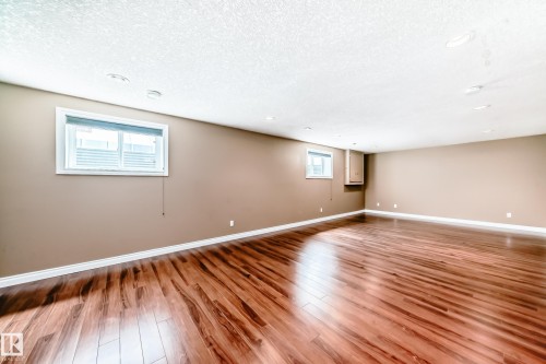 1221 Cunningham Drive, Edmonton, AB - Indoor Photo Showing Other Room