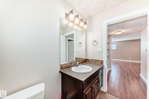 1221 Cunningham Drive, Edmonton, AB - Indoor Photo Showing Bathroom