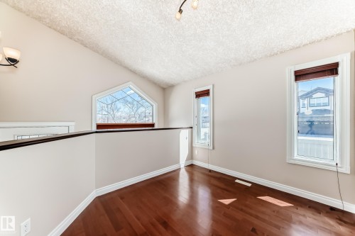 1221 Cunningham Drive, Edmonton, AB - Indoor Photo Showing Other Room