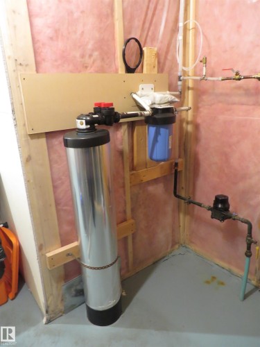 1221 Cunningham Drive, Edmonton, AB - Indoor Photo Showing Basement