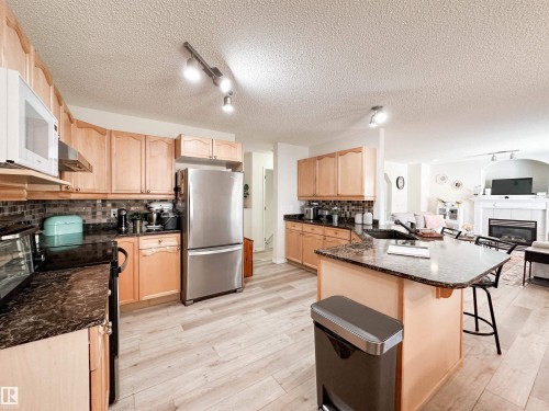 6 Norfolk Close, St. Albert, AB - Indoor Photo Showing Kitchen