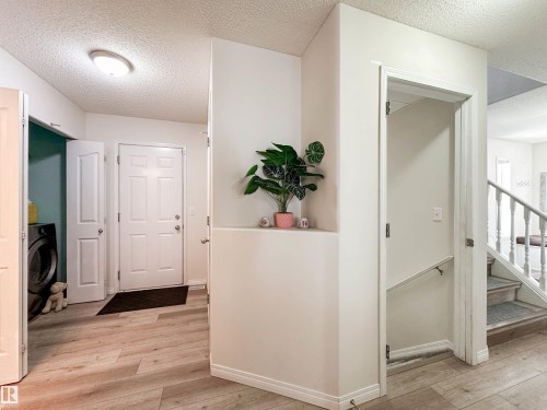 6 Norfolk Close, St. Albert, AB - Indoor Photo Showing Other Room