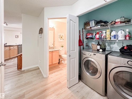 6 Norfolk Close, St. Albert, AB - Indoor Photo Showing Laundry Room