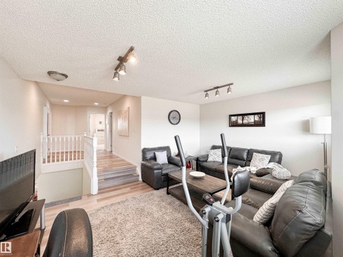 6 Norfolk Close, St. Albert, AB - Indoor