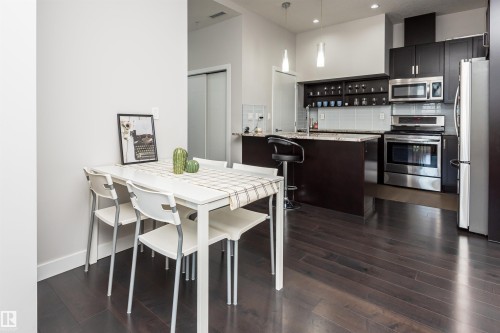 404 10238 103 Street, Edmonton, AB - Indoor