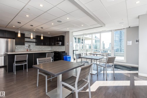 404 10238 103 Street, Edmonton, AB - Indoor