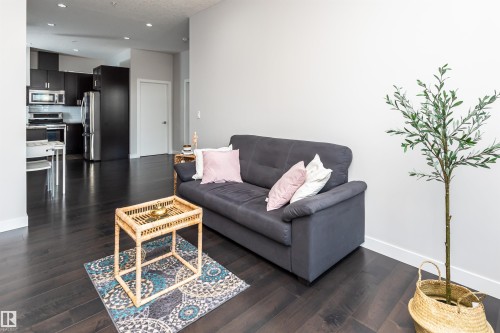 404 10238 103 Street, Edmonton, AB - Indoor Photo Showing Living Room