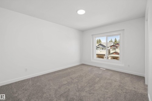 20627 43 Avenue, Edmonton, AB - Indoor Photo Showing Other Room