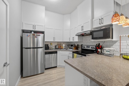 9052 92 Street, Edmonton, AB - Indoor Photo Showing Kitchen