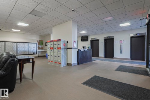 505 10149 Saskatchewan Drive, Edmonton, AB - Indoor