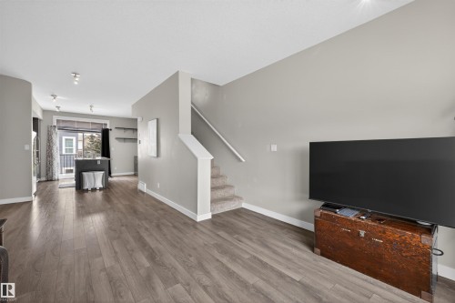 8 2560 Pegasus Boulevard, Edmonton, AB - Indoor