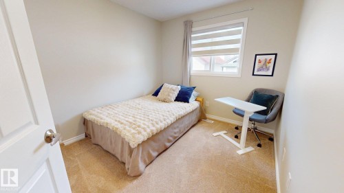 2078 Tanner Wynd, Edmonton, AB - Indoor Photo Showing Bedroom