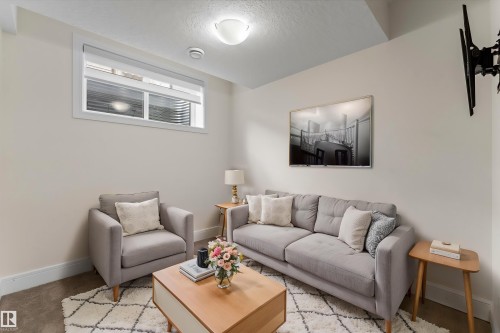 14914 108 Avenue, Edmonton, AB - Indoor Photo Showing Living Room