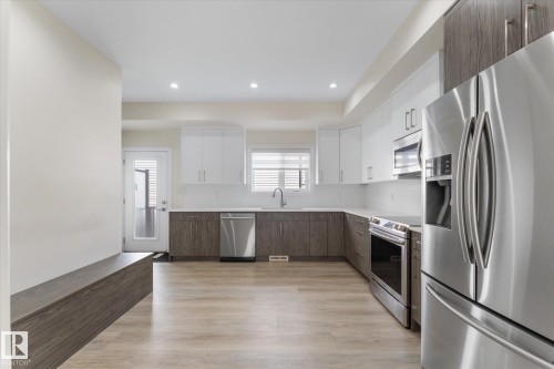 14914 108 Avenue, Edmonton, AB - Indoor Photo Showing Kitchen With Upgraded Kitchen