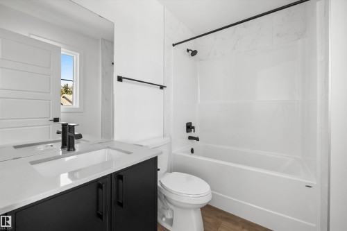 20631 43 Avenue, Edmonton, AB - Indoor Photo Showing Bathroom