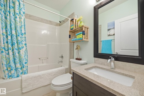 77 Richmond Link, Fort Saskatchewan, AB - Indoor Photo Showing Bathroom