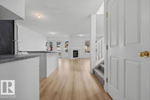 2076 Tanner Wynd, Edmonton, AB 
