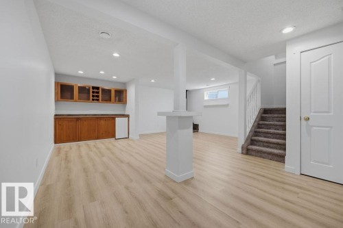 2076 Tanner Wynd, Edmonton, AB 