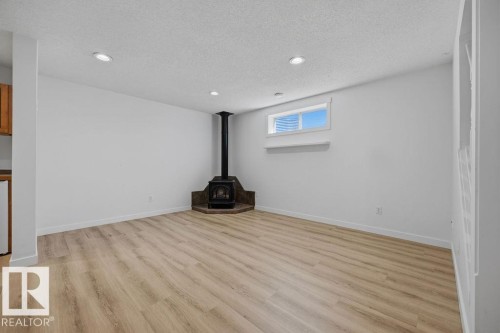 2076 Tanner Wynd, Edmonton, AB 