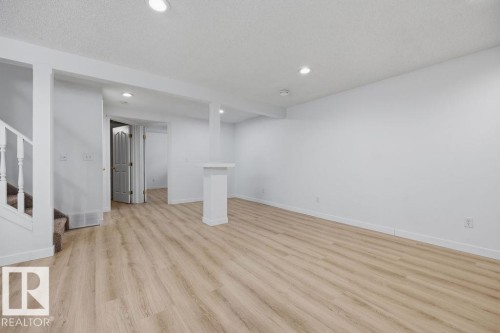 2076 Tanner Wynd, Edmonton, AB 