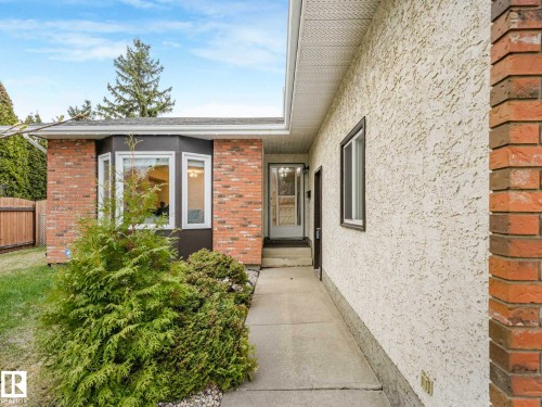 Image quality insufficient for description - 4011 104 Street, Edmonton, AB - Outdoor With Exterior