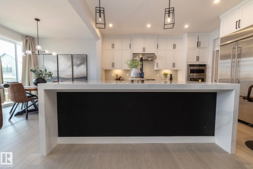 1448 Darby Green Green, Edmonton, AB - Indoor Photo Showing Kitchen With Upgraded Kitchen