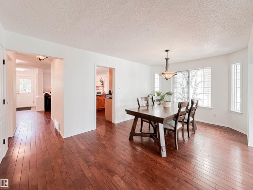 10020 97 Avenue, Edmonton, AB - Indoor Photo Showing Dining Room