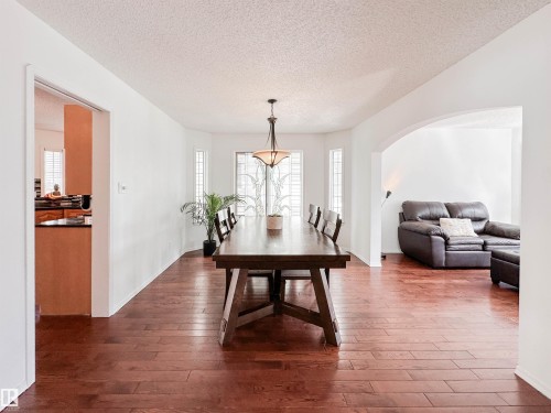 10020 97 Avenue, Edmonton, AB - Indoor