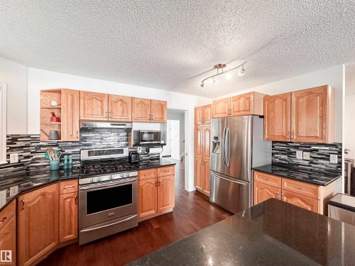10020 97 Avenue, Edmonton, AB - Indoor Photo Showing Kitchen With Stainless Steel Kitchen