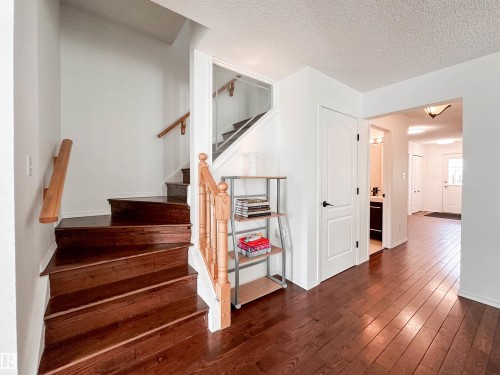 10020 97 Avenue, Edmonton, AB - Indoor Photo Showing Other Room